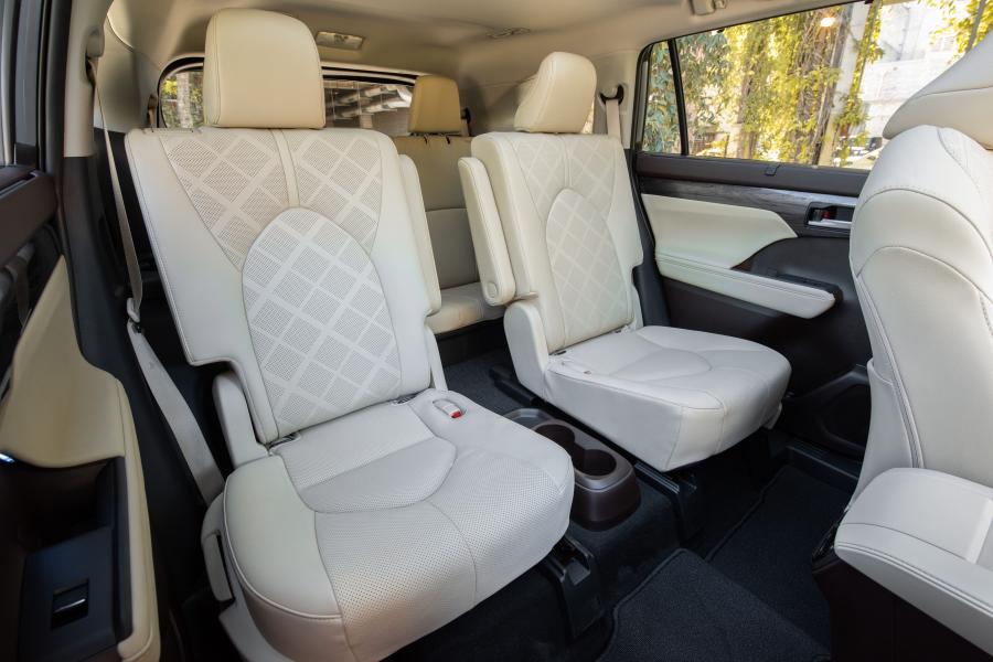 Интерьер Toyota Highlander Platinum AWD 2019 года  (NA) (фото 41 из 41)